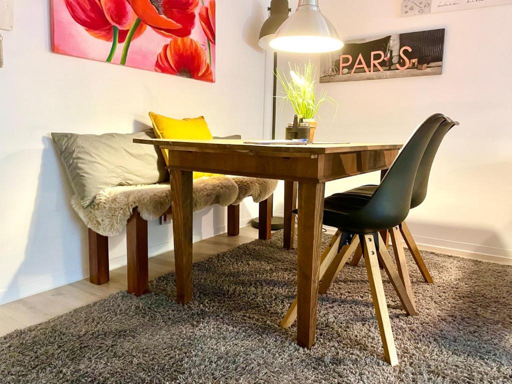 Living At Saarpartments -Adultsonly- 2 Bedrooms, Kitchen - Business & Holiday Apartments For Long- And Short Term Stay, 3 Min To Train Station, Secure E-Bike Parking! Saarbruecken Ngoại thất bức ảnh